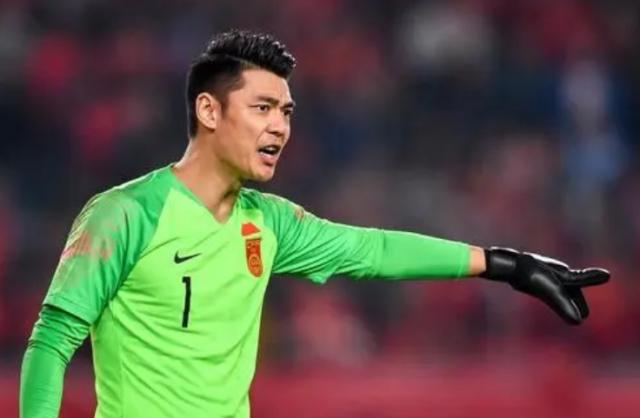 沙巴体育官网-曾诚退出国足何人递补？韩佳奇受热捧但未入大名单